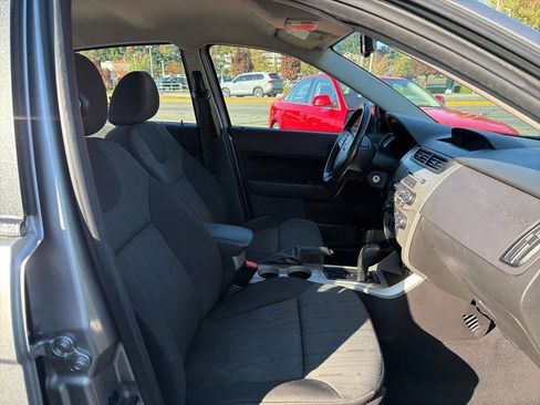 Used 2008 Ford Focus SE image 17