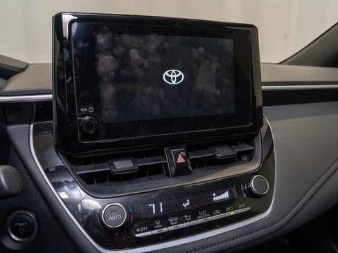 Used 2023 Toyota Corolla SE image 12