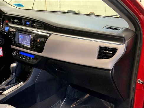 Used 2014 Toyota Corolla LE image 16