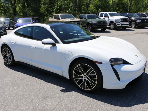 Used 2021 Porsche Taycan RWD image 10