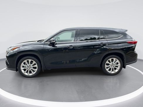 Used 2021 Toyota Highlander Limited AWD/4WD image 2