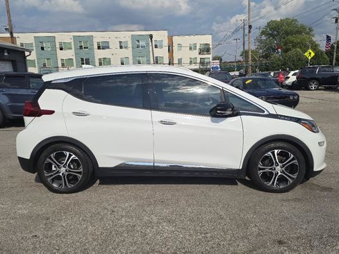 Used 2017 Chevrolet Bolt Premier w/ Driver Confidence II Package FWD image 4