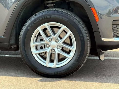 Certified 2025 Jeep Grand Cherokee L Laredo w/ Luxury Tech Group I AWD/4WD image 9