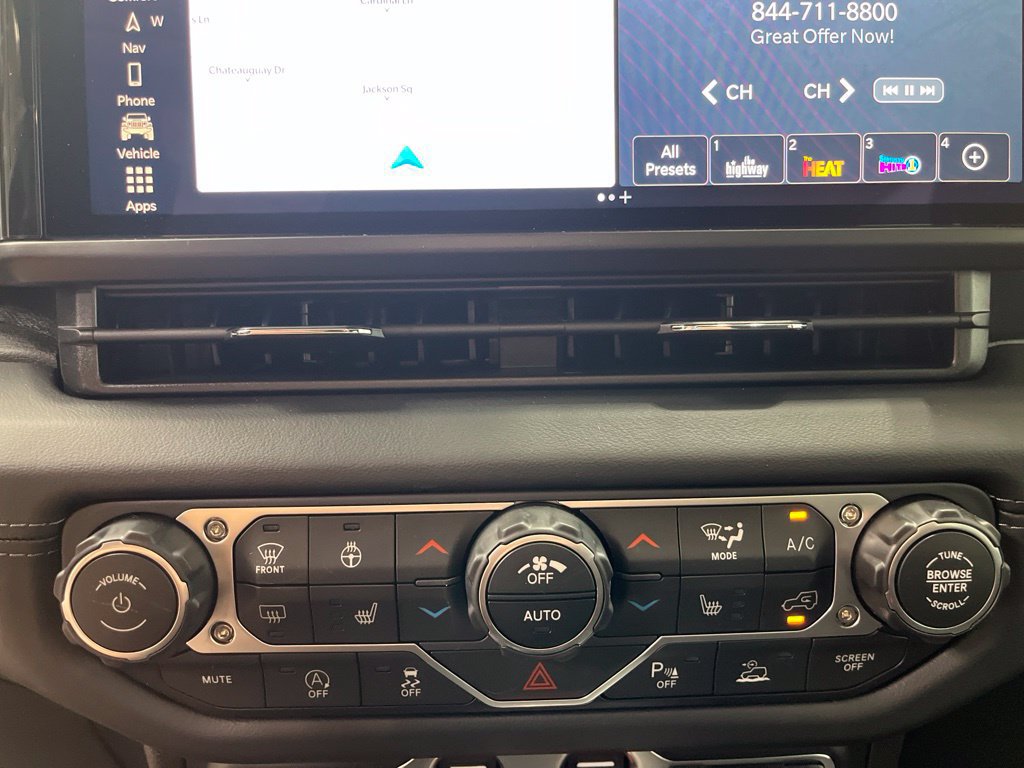 New 2026 Jeep Wrangler Unlimited Sahara AWD/4WD image 15