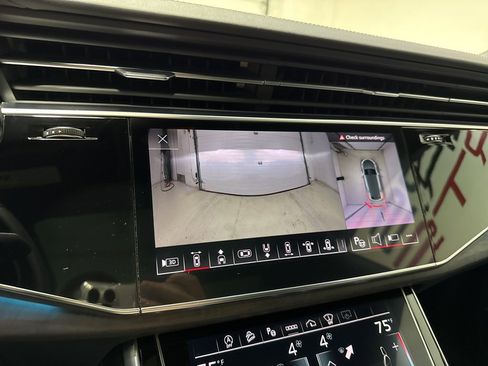 Used 2023 Audi Q8 Prestige w/ Prestige Package image 28