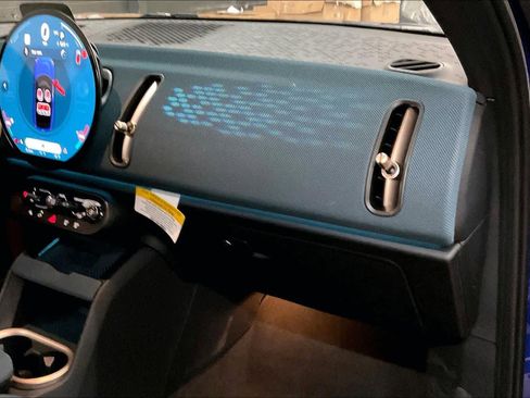 Certified 2025 MINI Cooper Countryman S image 18