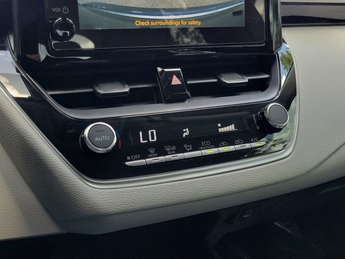 Used 2026 Toyota Corolla LE FWD image 23