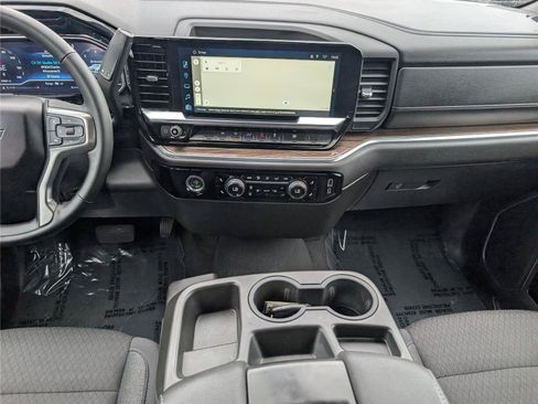 Used 2023 Chevrolet Silverado 1500 LT AWD/4WD image 17