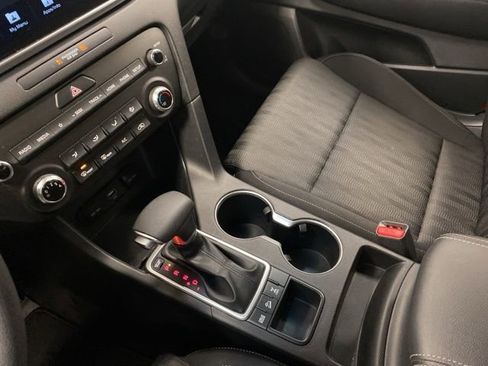 Used 2021 Kia Sportage LX image 14