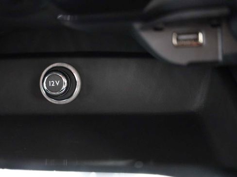 Used 2021 Bentley Flying Spur V8 image 27