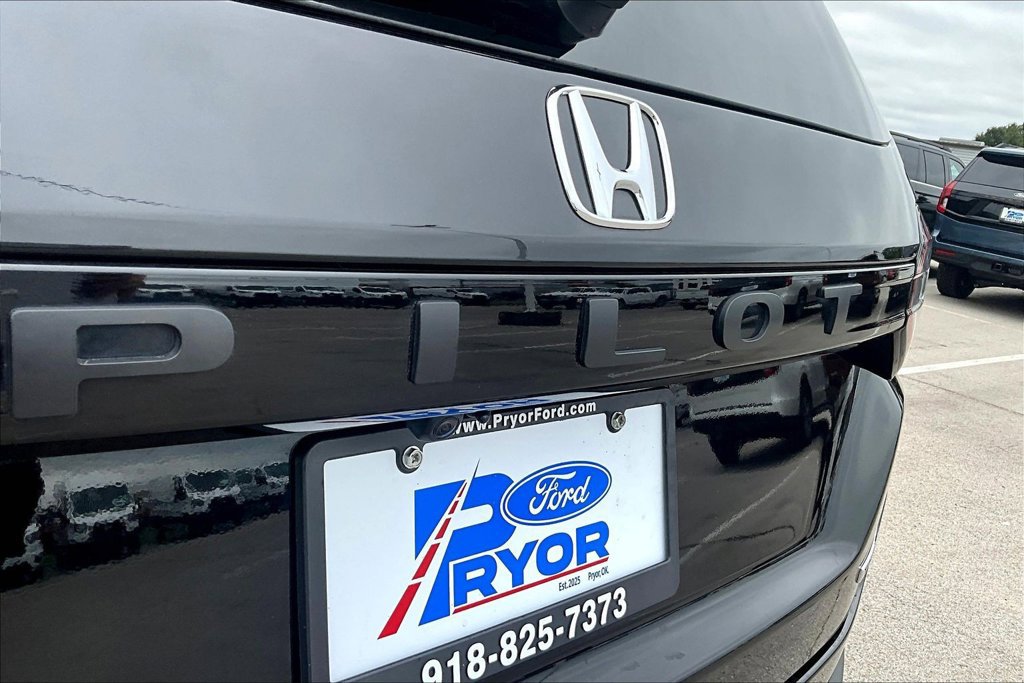 Used 2023 Honda Pilot Touring image 34