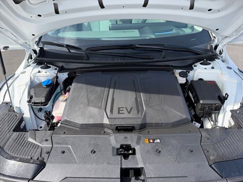 Used 2025 Hyundai Ioniq 5 Limited image 21