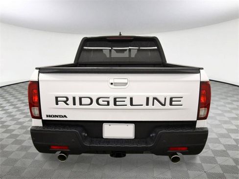 New 2026 Honda Ridgeline Black Edition image 4