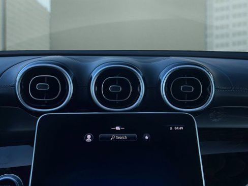 Used 2024 Mercedes-Benz GLC 300 image 31