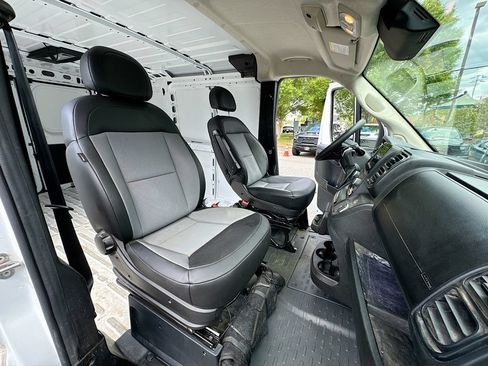 Used 2025 RAM ProMaster 2500 w/ Convenience Group FWD image 23