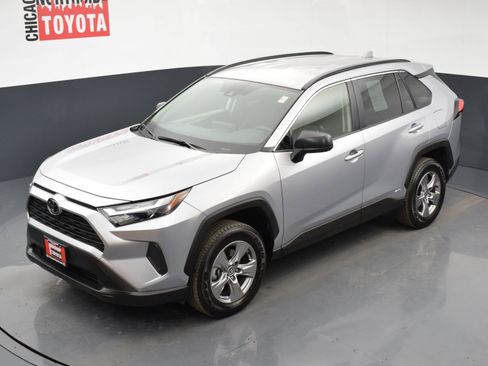 Used 2025 Toyota RAV4 LE image 23