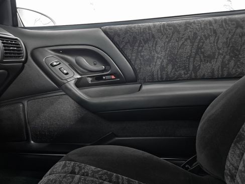 Used 2000 Chevrolet Camaro Z28 w/ SS Performance/Appearance Pkg image 52