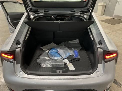 New 2025 Toyota Prius Plug-In Hybrid image 21