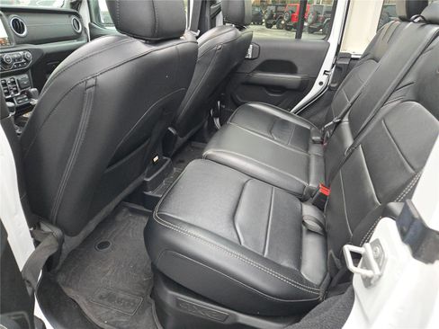 Used 2022 Jeep Wrangler Unlimited Sahara w/ Cold Weather Group image 20