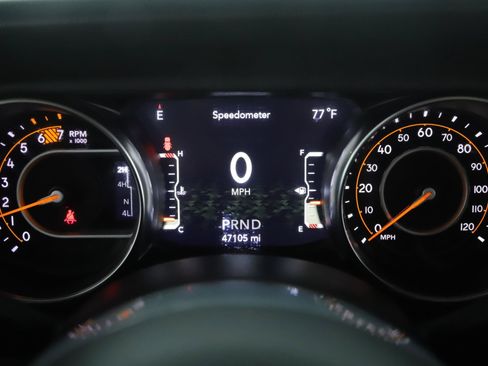 Used 2021 Jeep Wrangler Unlimited Sahara AWD/4WD image 11
