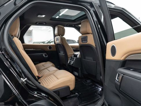 Used 2023 Land Rover Discovery S R-Dynamic image 14