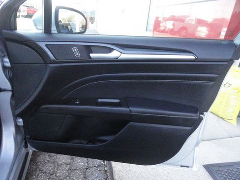 Used 2019 Ford Fusion Titanium image 21