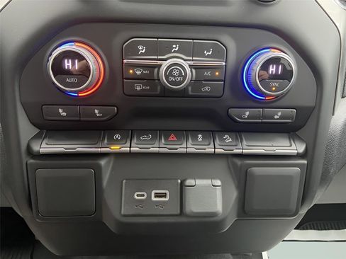 Used 2022 Chevrolet Silverado 1500 RST w/ Z71 Off-Road Package image 31