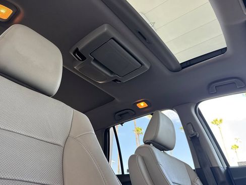 Certified 2021 Honda Pilot Elite image 23