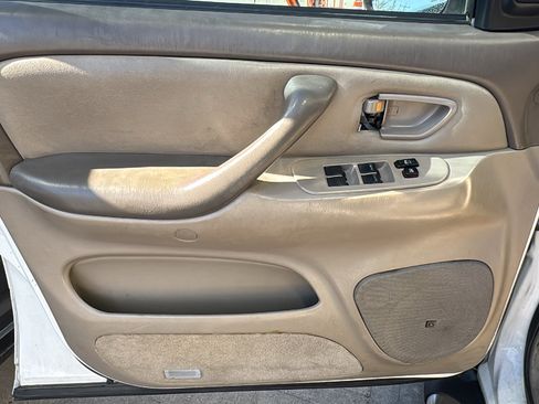 Used 2005 Toyota Sequoia SR5 image 9