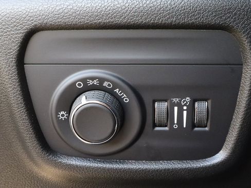 New 2025 Jeep Grand Cherokee Laredo w/ Luxury Tech Group I image 11