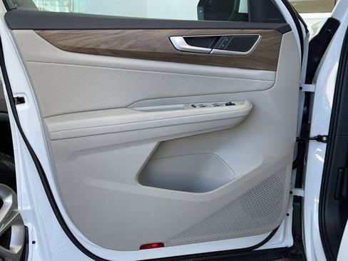 New 2026 Volkswagen Atlas SE image 9