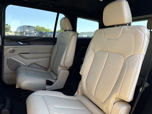 New 2026 Jeep Grand Cherokee L Limited AWD/4WD image 31