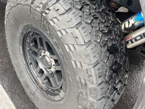 Used 2018 Ford F150 Raptor w/ Equipment Group 802A Luxury image 13