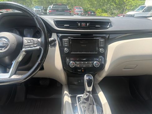 Used 2021 Nissan Rogue Sport SV AWD/4WD image 31
