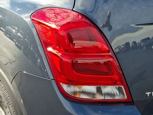 Certified 2022 Chevrolet Trax LT w/ LT Convenience Package image 12