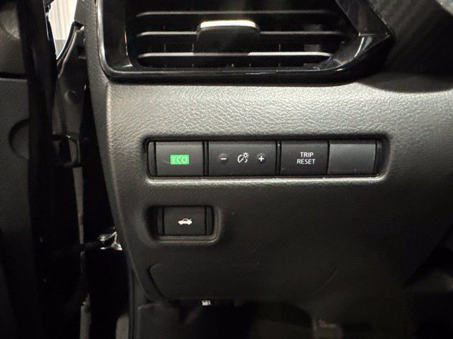 Used 2025 Nissan Sentra SV FWD image 20