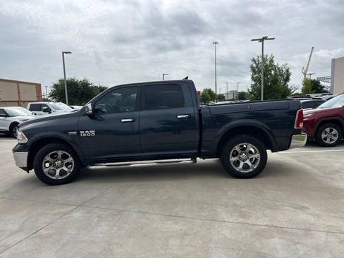 Used 2017 RAM 1500 Laramie w/ Convenience Group AWD/4WD image 9