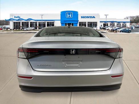 New 2025 Honda Accord SE image 4