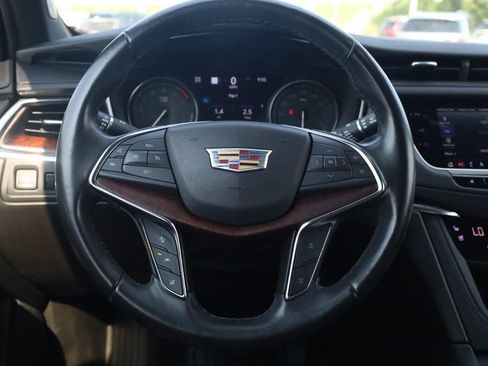 Used 2023 Cadillac XT5 Premium Luxury w/ Technology Package AWD/4WD image 7