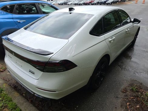 Used 2023 Honda Accord Sport image 3