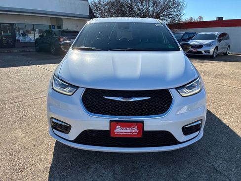 New 2026 Chrysler Pacifica Select FWD image 9