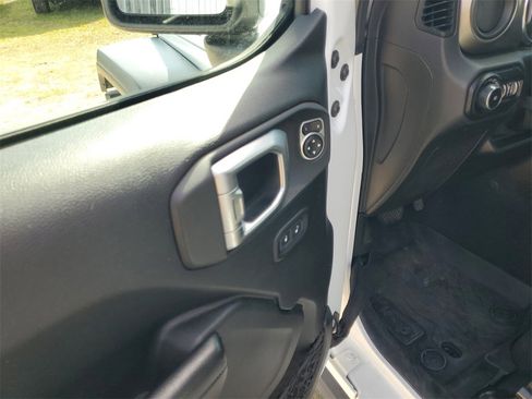 Used 2020 Jeep Wrangler Unlimited Sport image 12