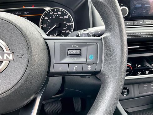 Used 2024 Nissan Rogue SV image 23