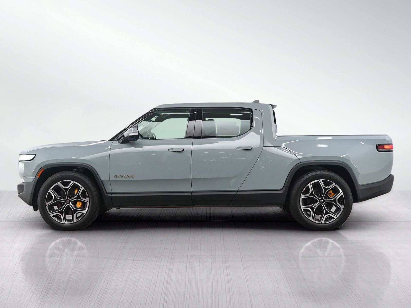 Used 2022 Rivian R1T Adventure AWD/4WD image 2