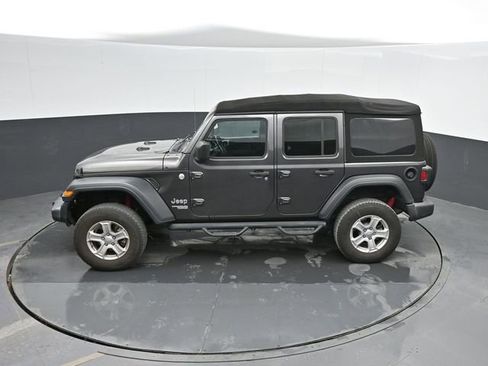 Used 2018 Jeep Wrangler Unlimited Sport S image 39