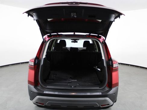 Certified 2022 Nissan Rogue SV FWD image 17
