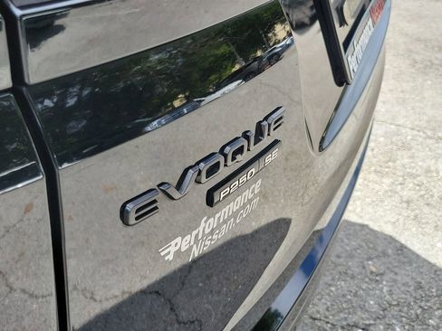 Used 2020 Land Rover Range Rover Evoque SE image 12