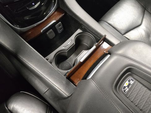 Used 2018 Cadillac Escalade Luxury RWD image 26