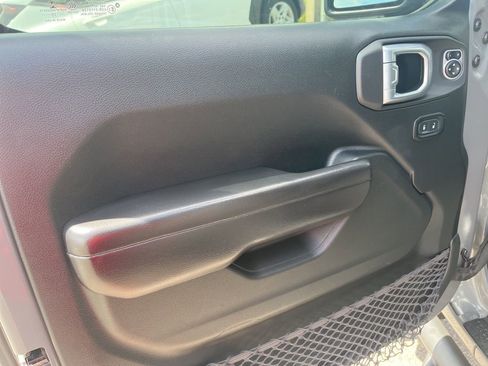 Used 2020 Jeep Wrangler Unlimited Sport S AWD/4WD image 15