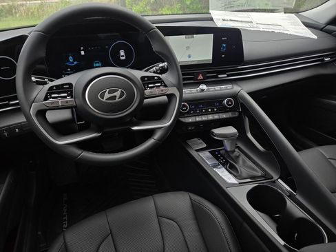 New 2026 Hyundai Elantra Limited FWD image 24